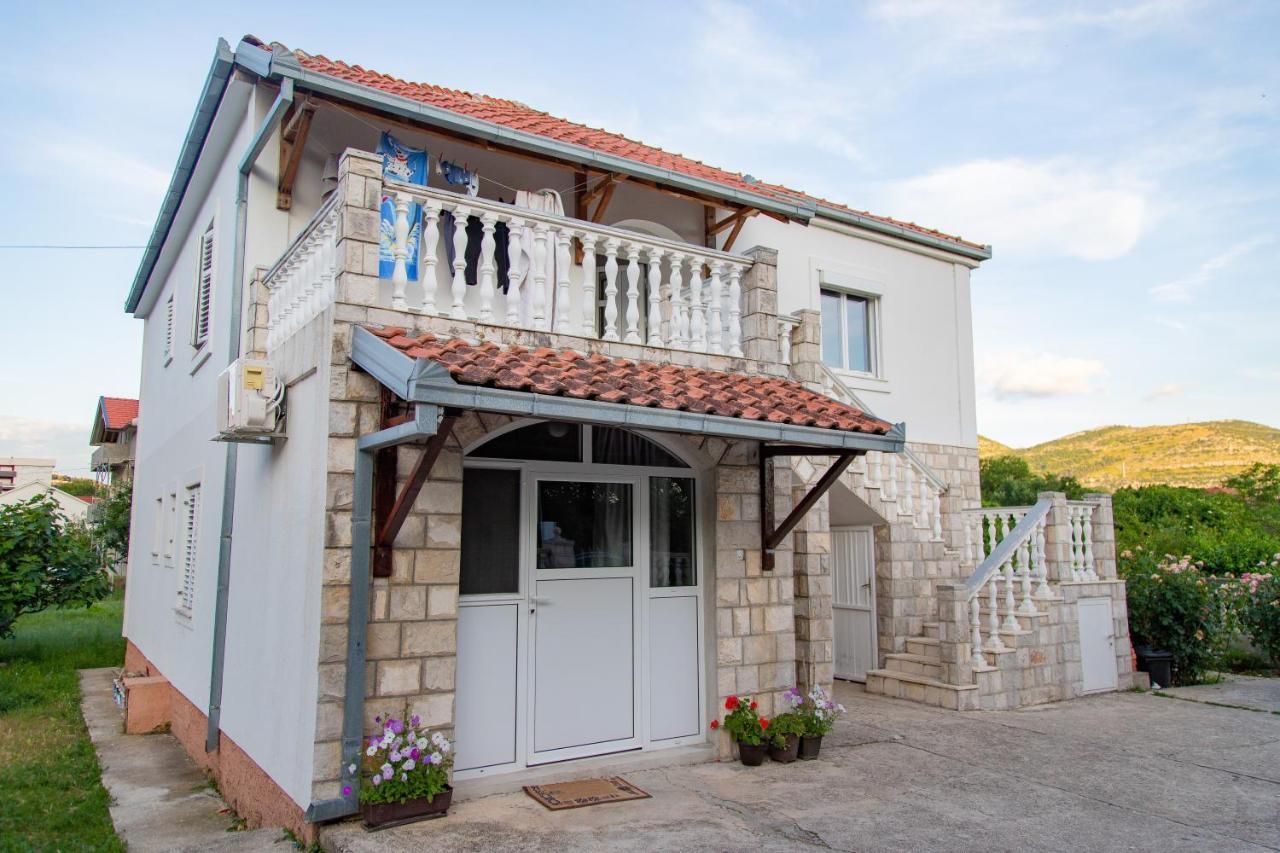 Apartman Irina เทรบินเย ภายนอก รูปภาพ